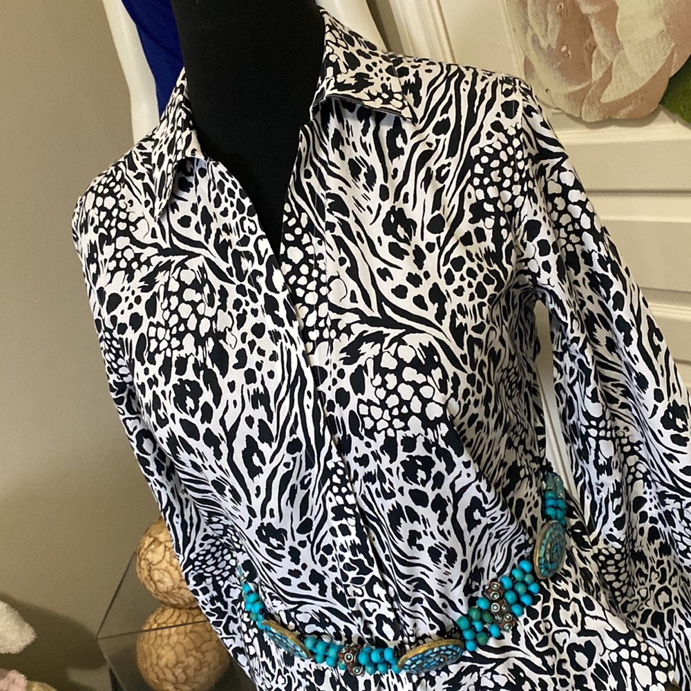 Black And White Zebra Print Button Front Shirt! - image 2